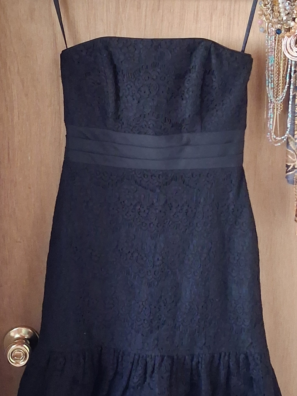 White House Black Market Lace Mini Dress in Black Size 00 Like New